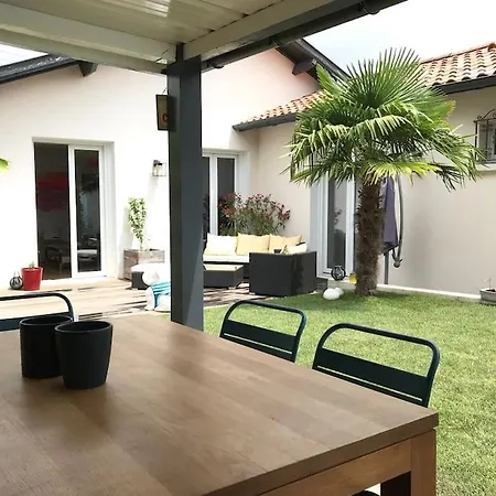 Villa Jolie Avec Piscine Chauffee