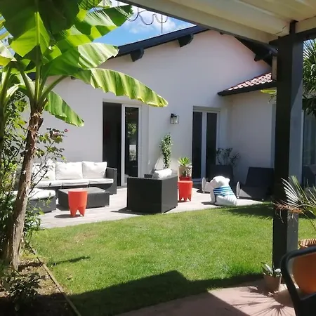 Villa Jolie Avec Piscine Chauffee