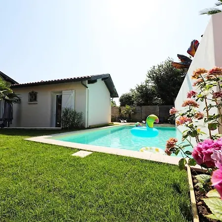 Jolie Avec Piscine Chauffee Anglet